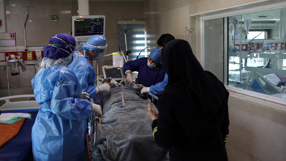 إيران تسجل ارتفاعا قياسيا في عدد الوفيات والإصابات بفيروس كورونا خلال الساعات الـ24 الماضية