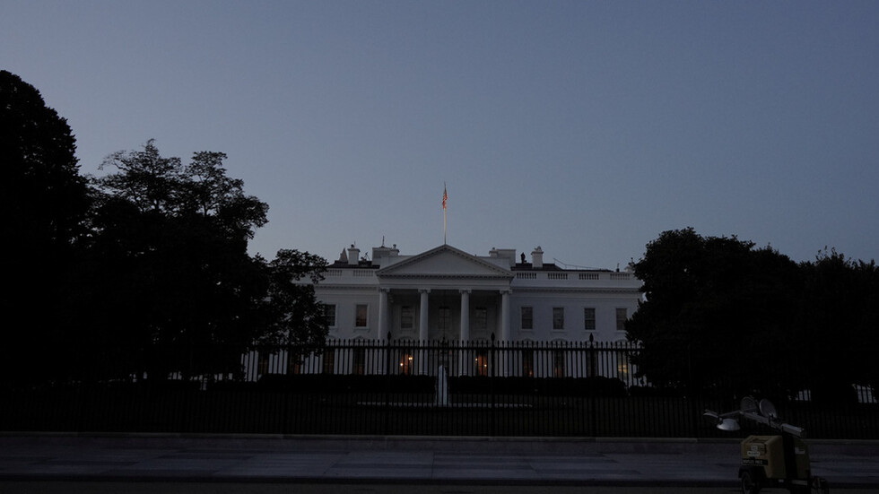 وسائل إعلام: إصابة المزيد من المساعدين في البيت الأبيض بفيروس كورونا