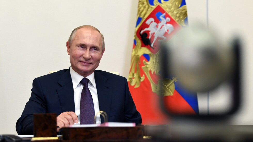 بوتين  يحث على عدم المبالغة في أهمية عيد ميلاده