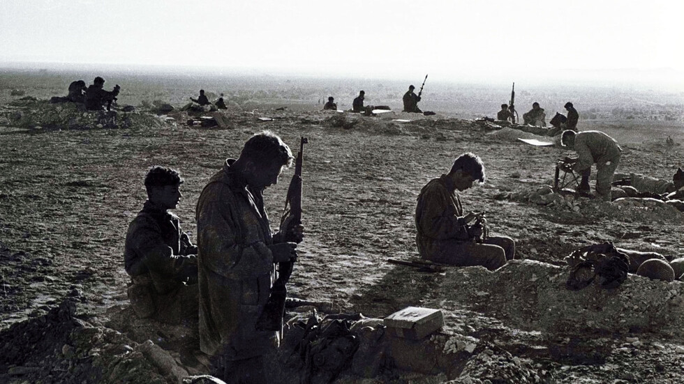 فنان مصري مشهور يكشف عن سبب تسريحه من الجيش