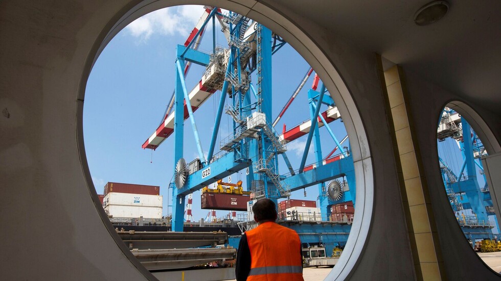 وسائل إعلام تكشف موعد وصول أول سفينة شحن إماراتية إلى ميناء حيفا