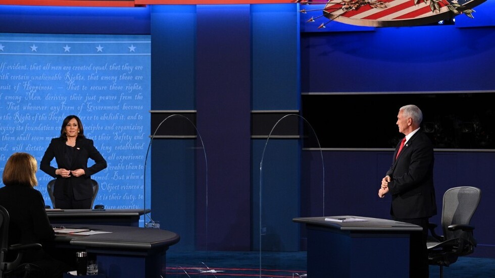 بايدن لكاميلا هاريس: لقد جعلتنا جميعا فخورين الليلة