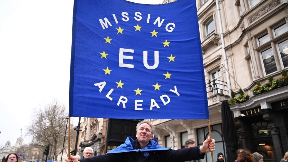 صيد الأسماك قد يفشل الصفقة التجارية بين بريطانيا والاتحاد الأوروبي