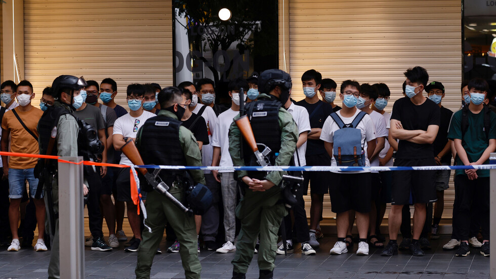 شرطة هونغ كونغ تعتقل تسعة أشخاص يشتبه بمساعدتهم ناشطين محتجزين في الصين