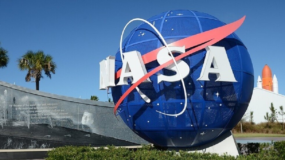 رائد فضاء أمريكي يتخلى عن رحلة "ستارلاينر" لحضور حفل زفاف ابنته - فيديو