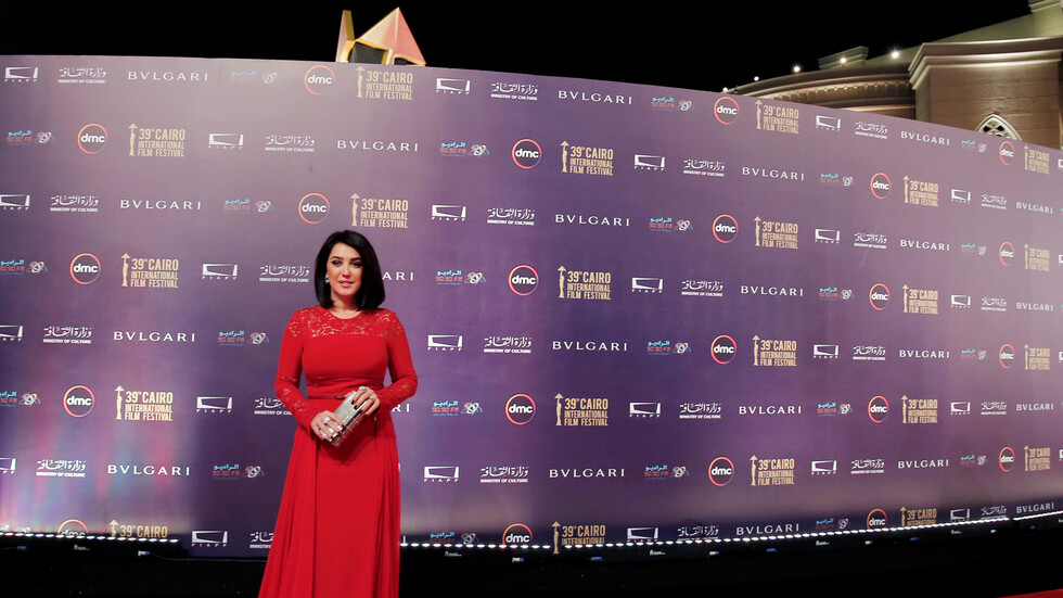 كندة علوش توجه رسالة حزينة إلى سوريا ولبنان بسبب الحرائق المدمرة