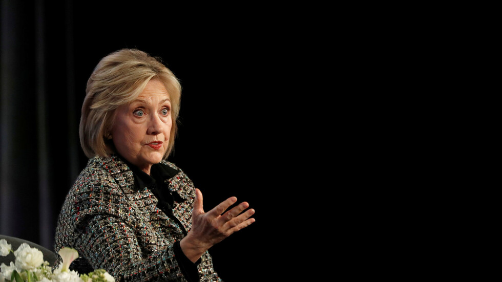 رسائل كلينتون تكشف دورها بإبرام صفقة أسلحة مع السعودية بـ60 مليار دولار