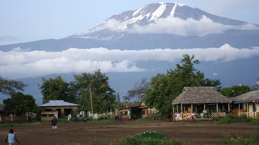 تنزانيا.. اندلاع حريق على جبل كليمنجارو