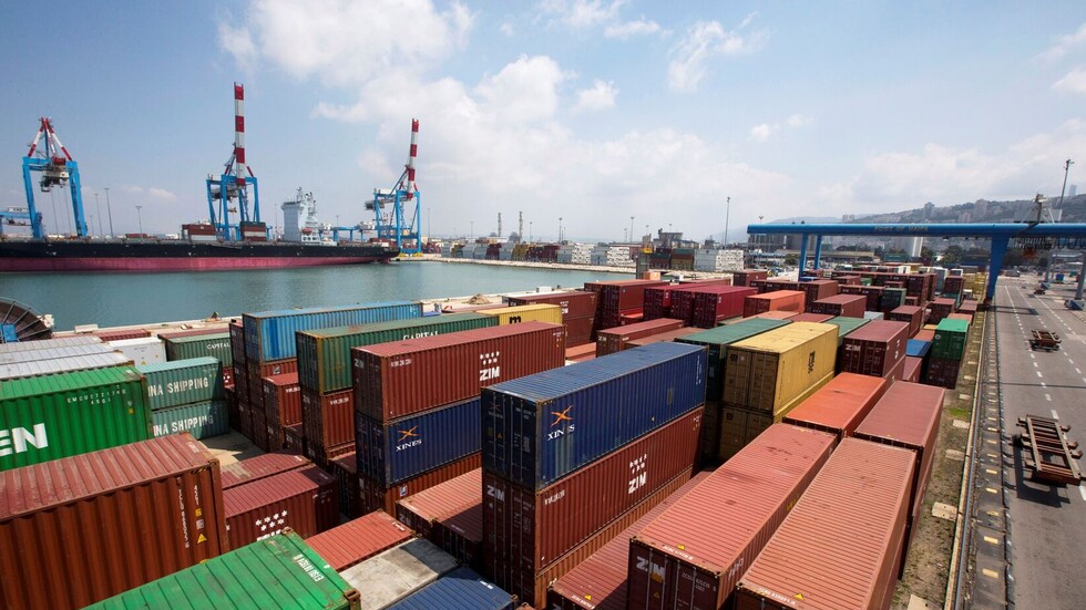 وصول أول سفينة شحن إماراتية ميناء حيفا في إسرائيل