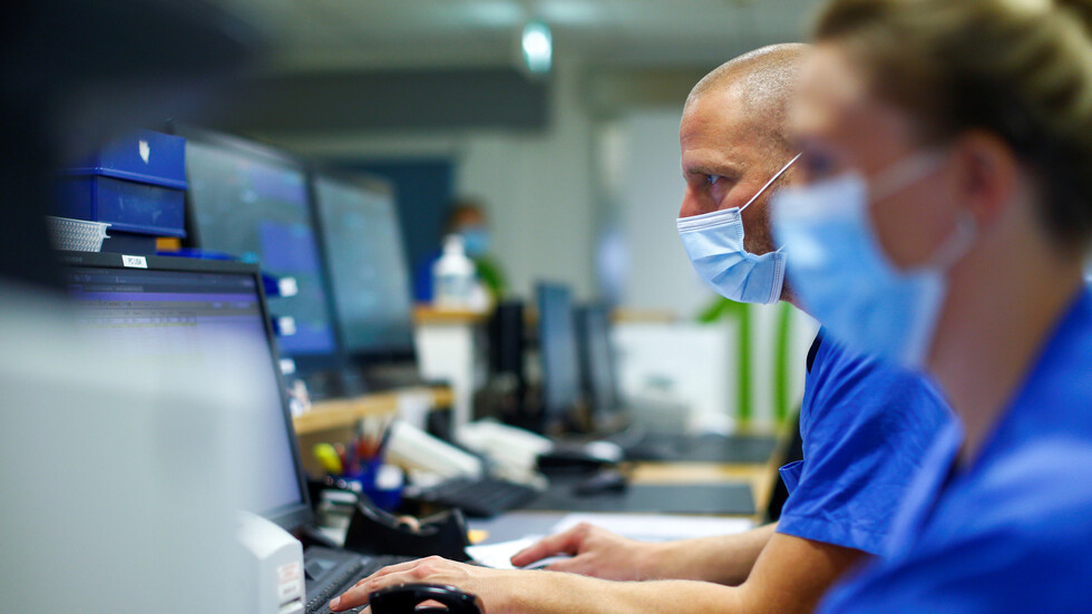 بريطانيا.. 13972 إصابة بكورونا وجونسون يحظر اختلاط الأسر