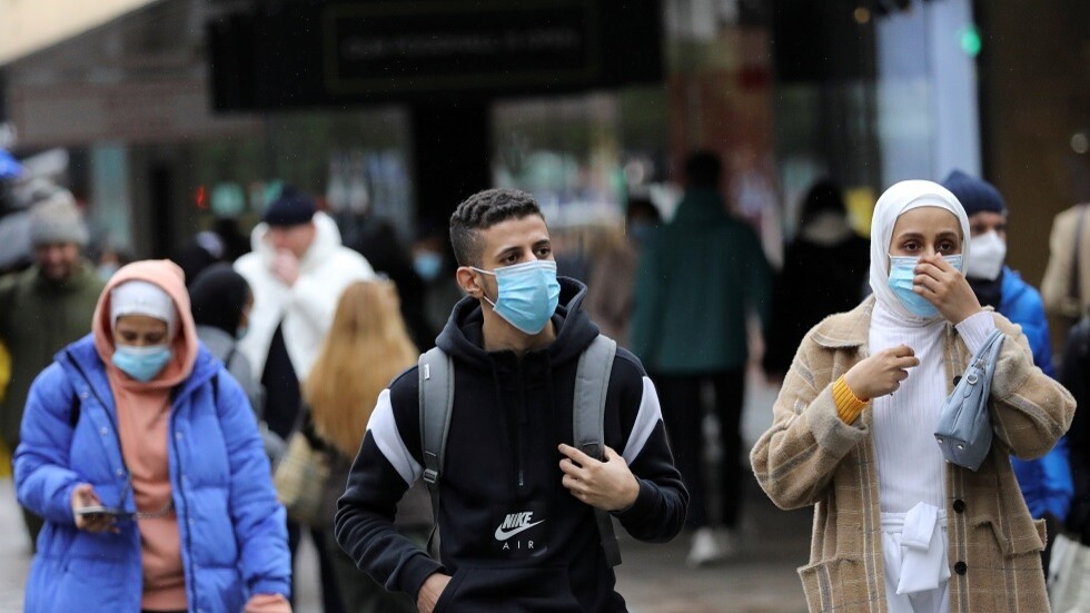 بريطانيا تسجل 17234 إصابة جديدة بكورونا