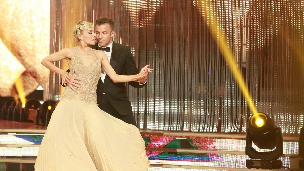 شاهد.. الأسطورة ديل بيرو يقتحم عالم الغناء