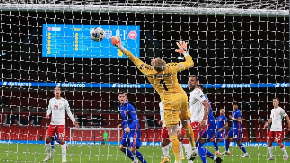 الدنمارك تروض "الأسود الثلاثة".. فيديو