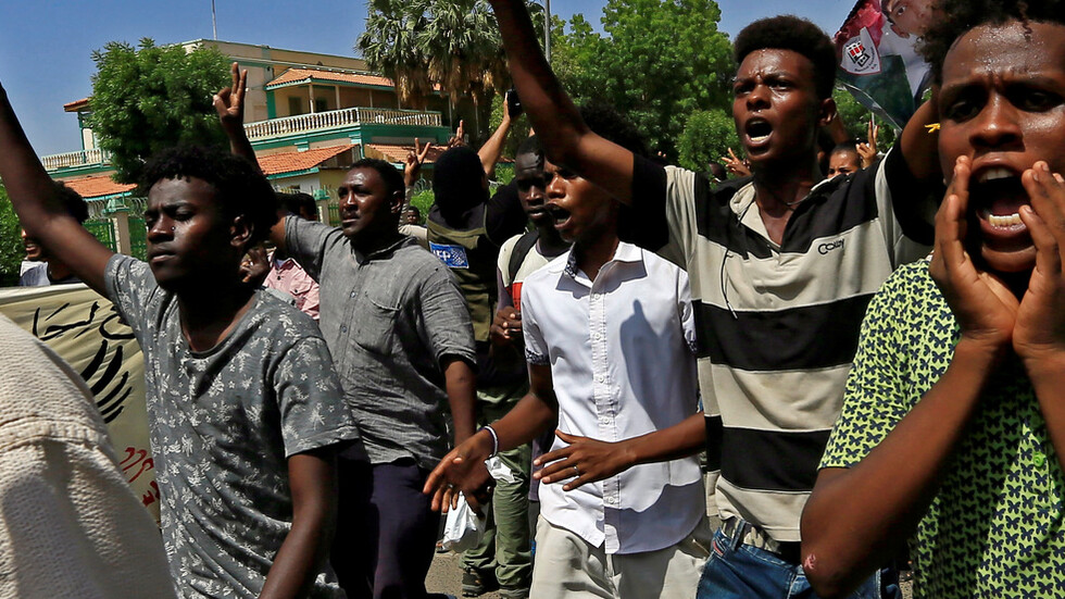 تصاعد الاضطرابات في شرق السوادن على خلفية إقالة أحد الولاة