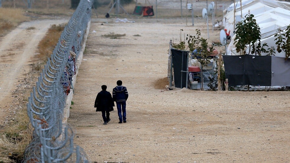 الداخلية التركية: 414 ألف سوري عادوا إلى مناطقهم "المحررة" في سوريا