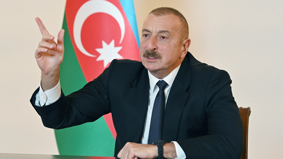 علييف: حررنا 40 بلدة ومدينة بالمعارك مع القوات الأرمنية والنزاع سيتم حله بطريقة عسكرية سياسية