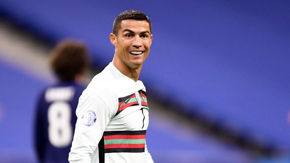 شاهد.. رد فعل رونالدو على طفل يقلده