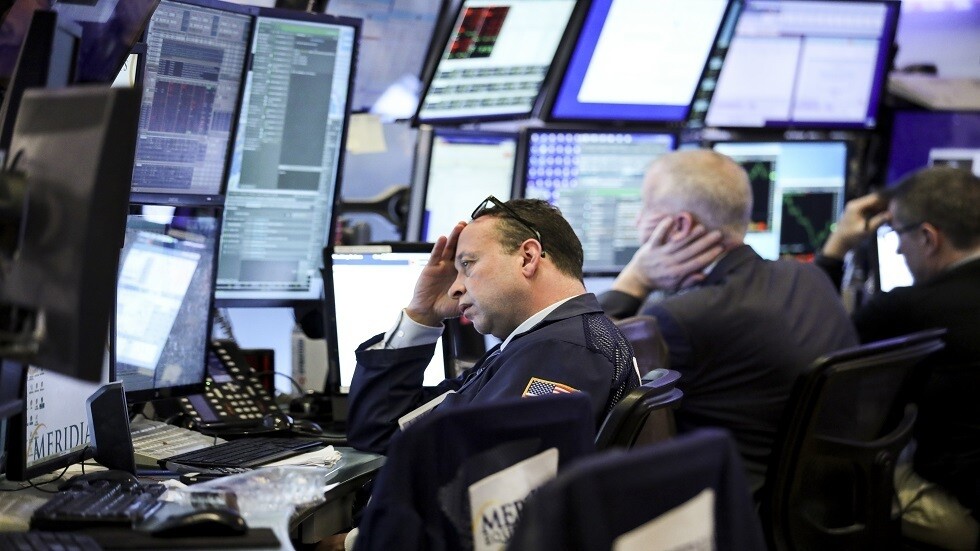 أسهم أمريكا تغلق على تراجع مع اتجاه أنظار المستثمرين لتعثر التحفيز
