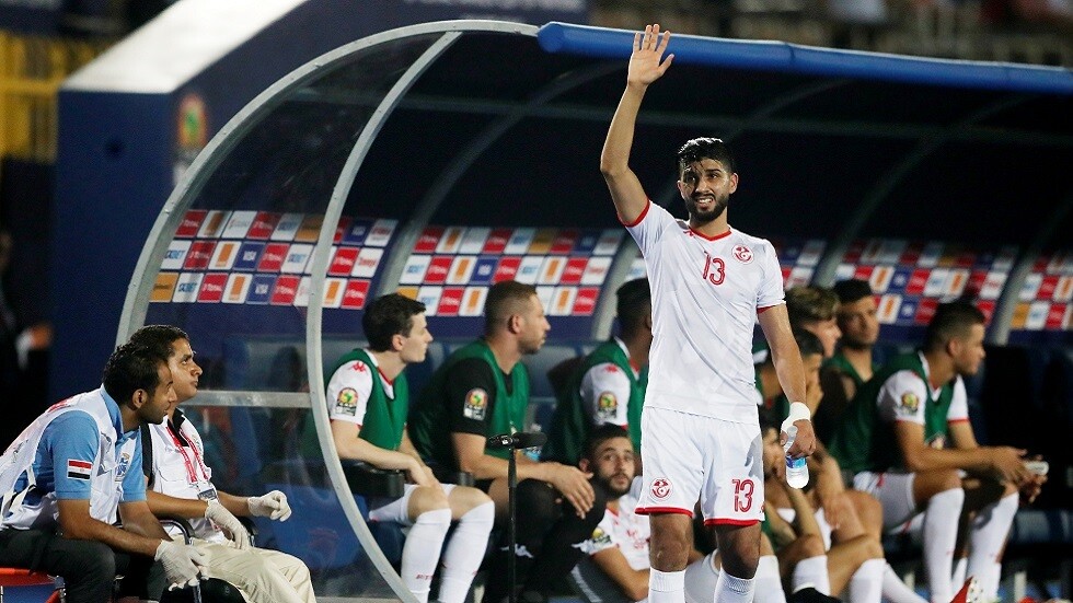 نقل نجم الزمالك فرجاني ساسي إلى المستشفى قبيل مواجهة الرجاء (فيديو)