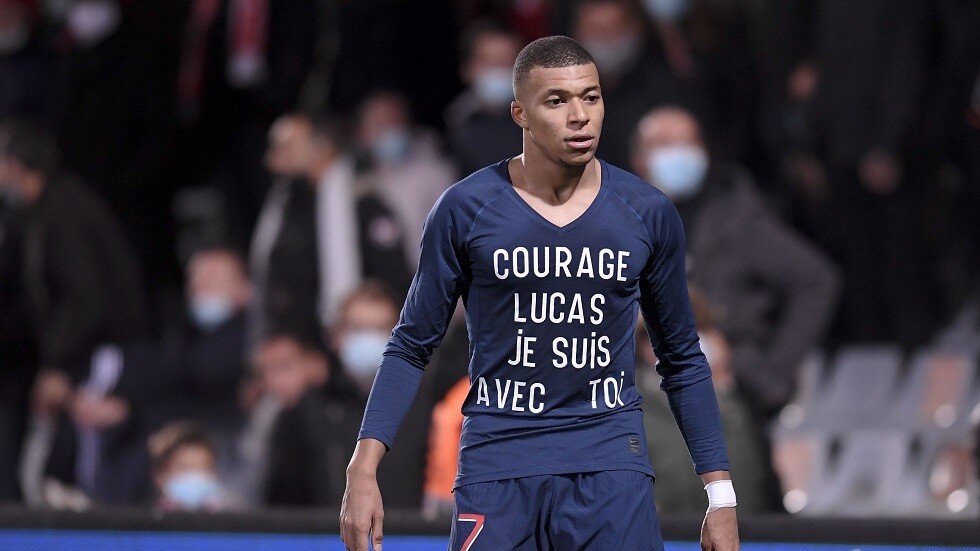 شاهد.. مبابي يهدي هدفه لـ"الطفل الشجاع" في لفتة إنسانية رائعة