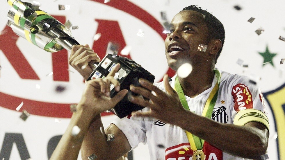 سانتوس يفسخ عقد النجم روبينيو بسبب اتهام مشين