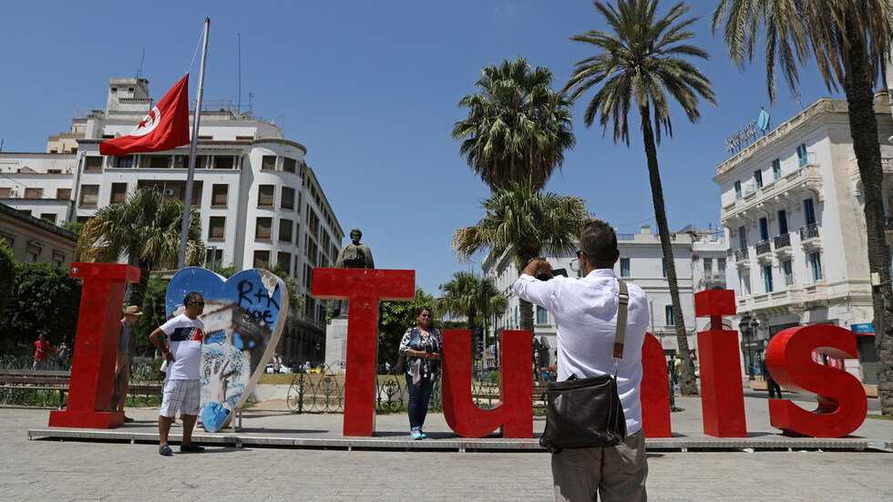 حذف لفظ عنصري.. قرار قضائي تونسي وصف بالتاريخي!