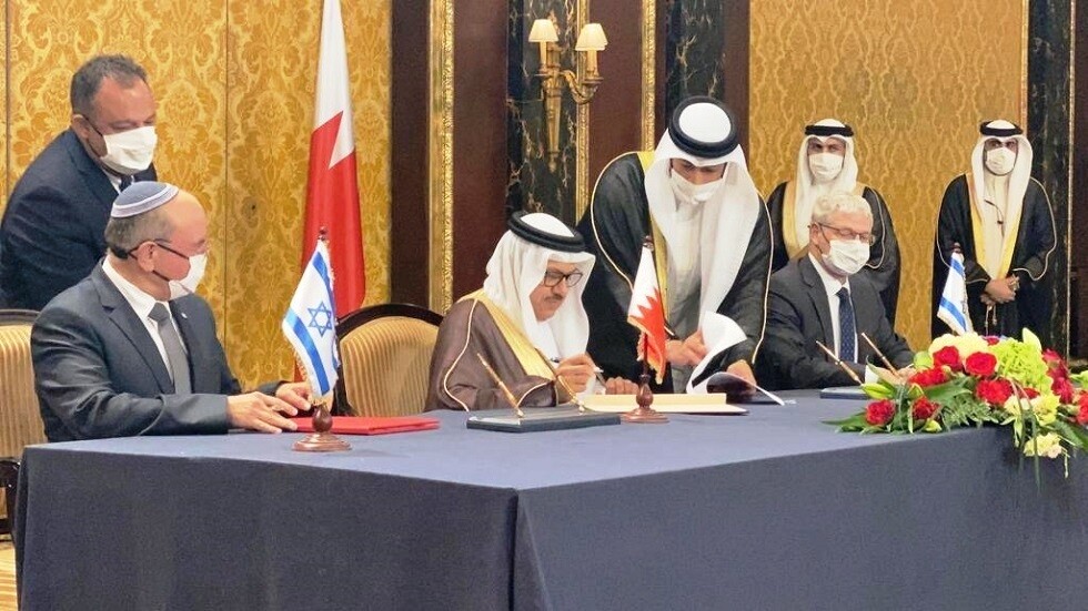 البحرين وإسرائيل توقعان 7 مذكرات تفاهم بشأن إرساء العلاقات