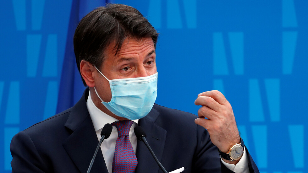 إيطاليا تطبق قيودا عامة جديدة وسط تسجيل ارتفاعات غير مسبوقة للإصابات بكورونا