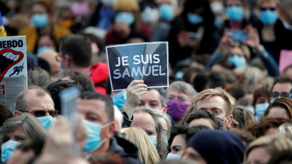 فرنسا تمنح أستاذ التاريخ المغدور وسام "جوقة الشرف الوطني"