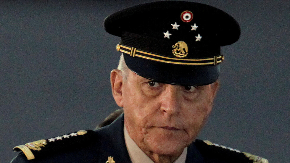 قاض أمريكي يأمر باحتجاز وزير دفاع مكسيكي سابق بدون كفالة بتهمة تجارة مخدرات