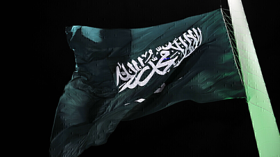 شاهد.. مبنى غريب التصميم يثير جدلا في السعودية ومالكه يوضح قصته