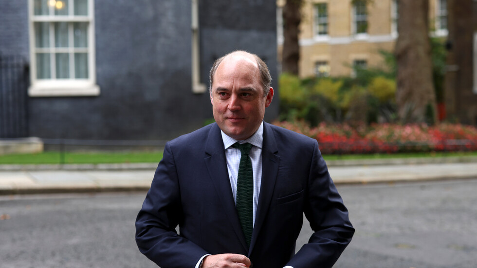 بريطانيا تحذر من الأسطول الصيني