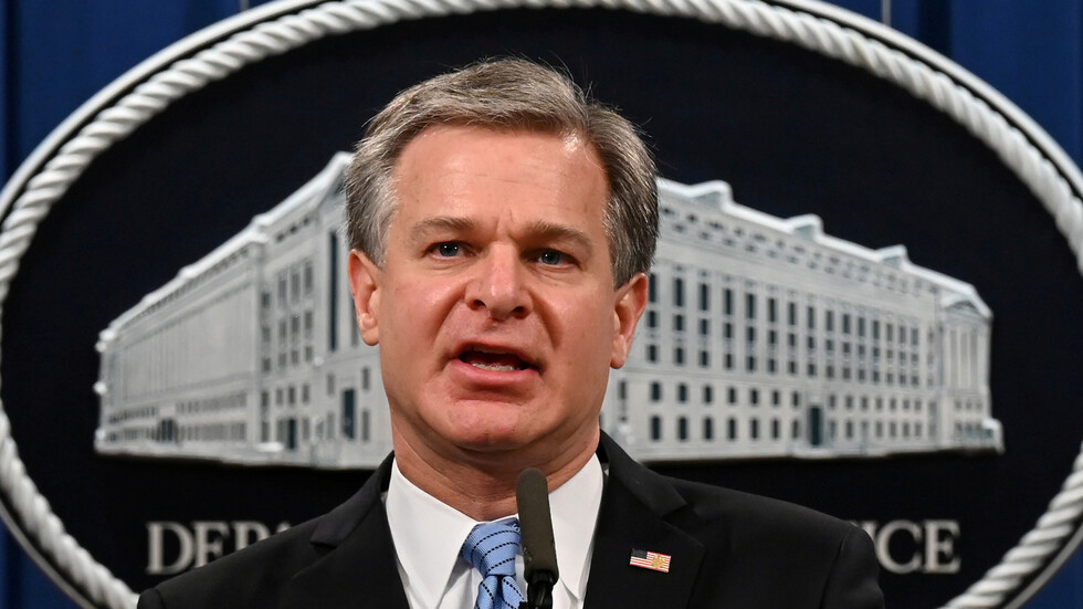 ترامب يبحث إقالة مدير مكتب الـFBI بعد يوم الانتخابات