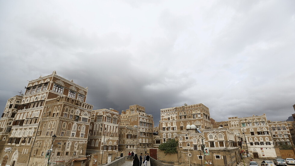 نجاة رئيس المجلس الأعلى للحراك الثوري من محاولة اغتيال في عدن