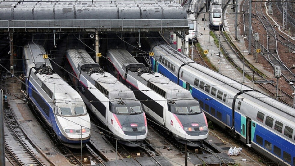 الشرطة الفرنسية: فرض طوق أمني في محطة بارت ديو للسكك الحديدية في ليون بعد ورود تهديد