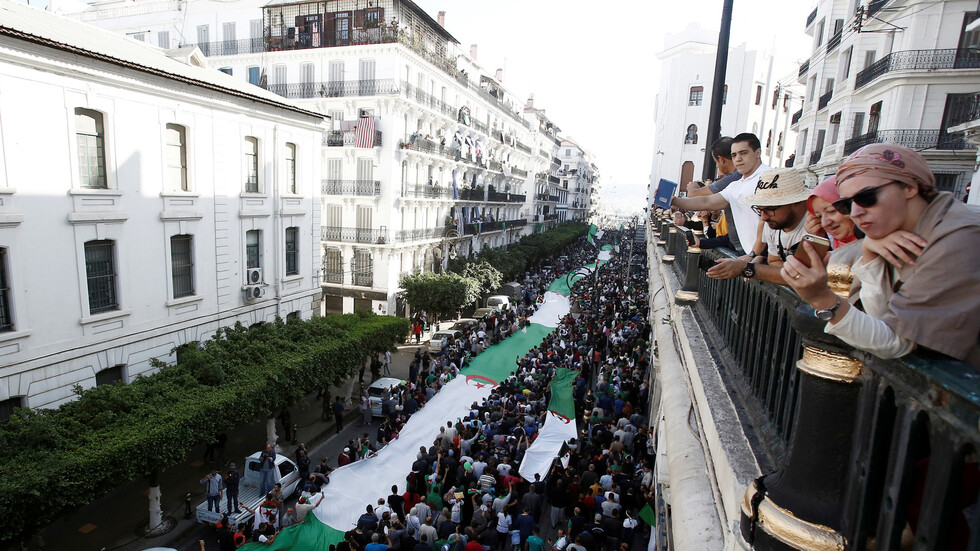الرئاسة الجزائرية: نحن بحاجة إلى منهجية جديدة
