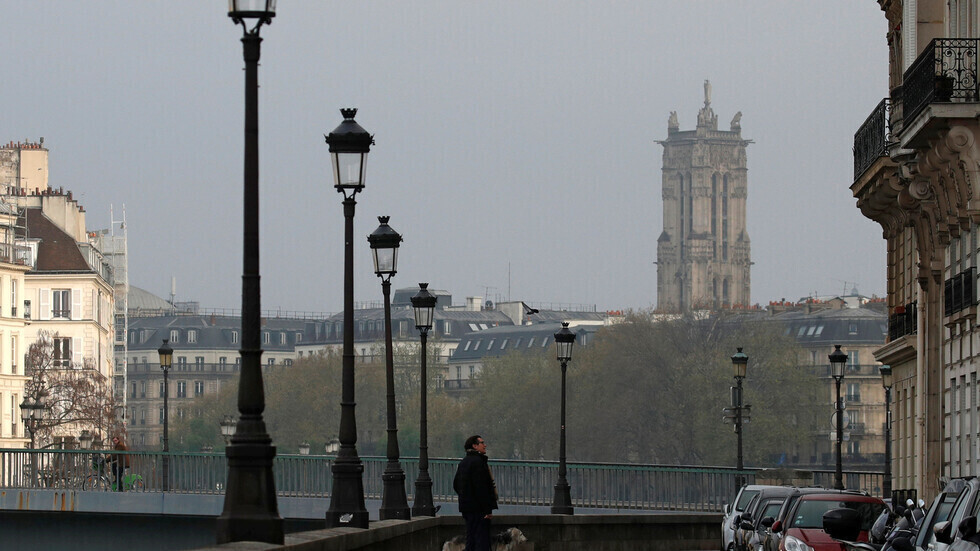 فرنسا تسجل رقما قياسيا جديدا بإصابات كورونا