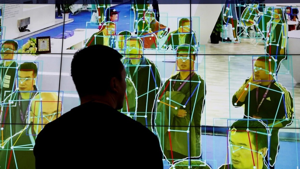 خبير في الذكاء الصناعي: "قضاة آليون" سيشرفون على المحاكم في هذا التاريخ