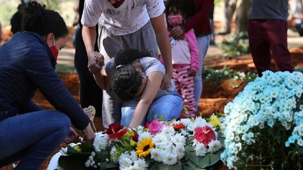 البرازيل تسجل تراجعا طفيفا في إصابات ووفيات كورونا اليومية