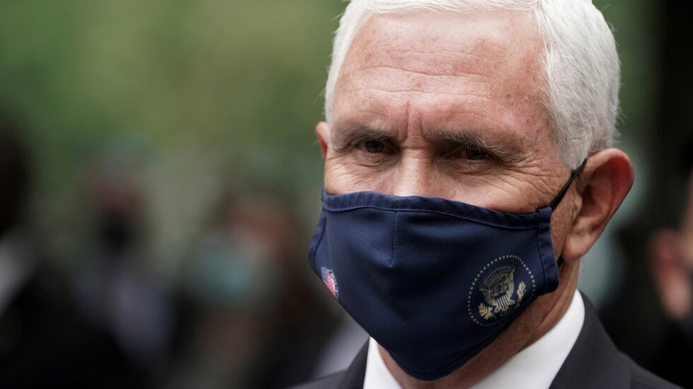 الاختبارات تؤكد إصابة مساعد بنس بفيروس كورونا