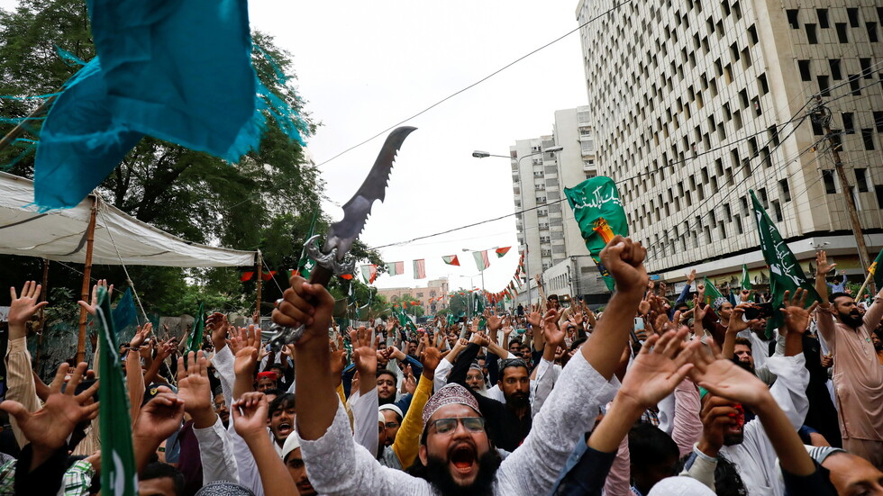 إله المذبحة عاد إلى أوروبا