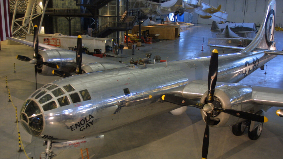 تفاصيل استدراج 3 قاذفات قنابل أمريكية 