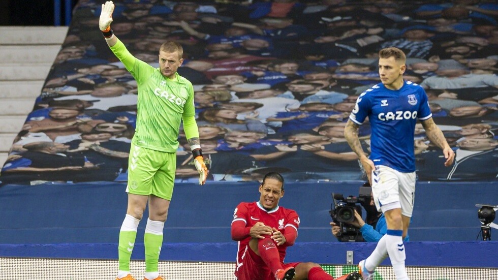 نجم ليون ديباي يوجه رسالة لفان دايك صخرة دفاع ليفربول