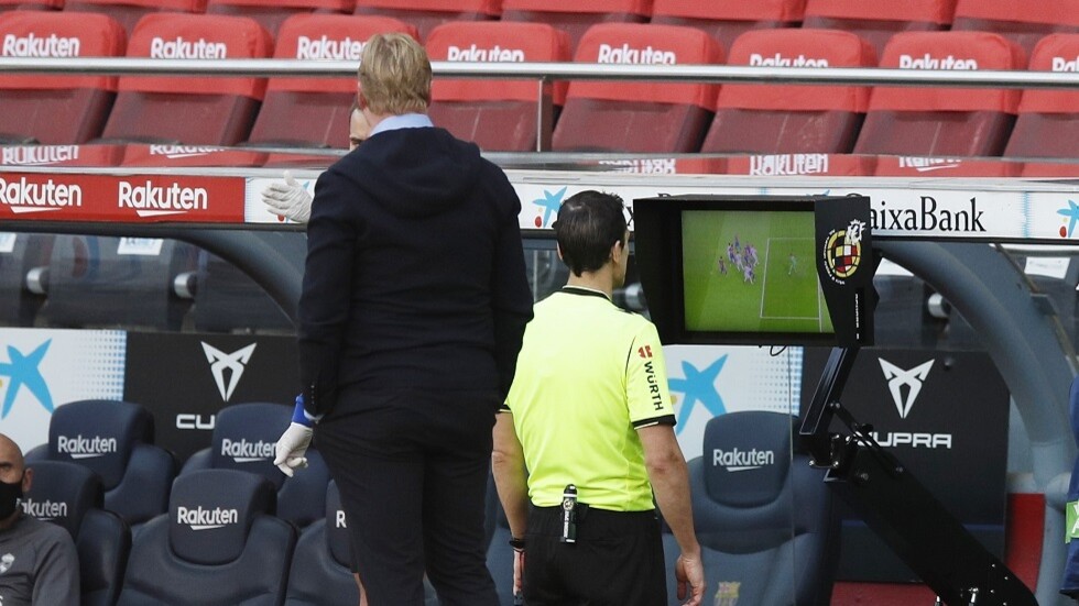 بوادر فضيحة.. برشلونة يطالب بتسجيل صوتي لحكم "الكلاسيكو"
