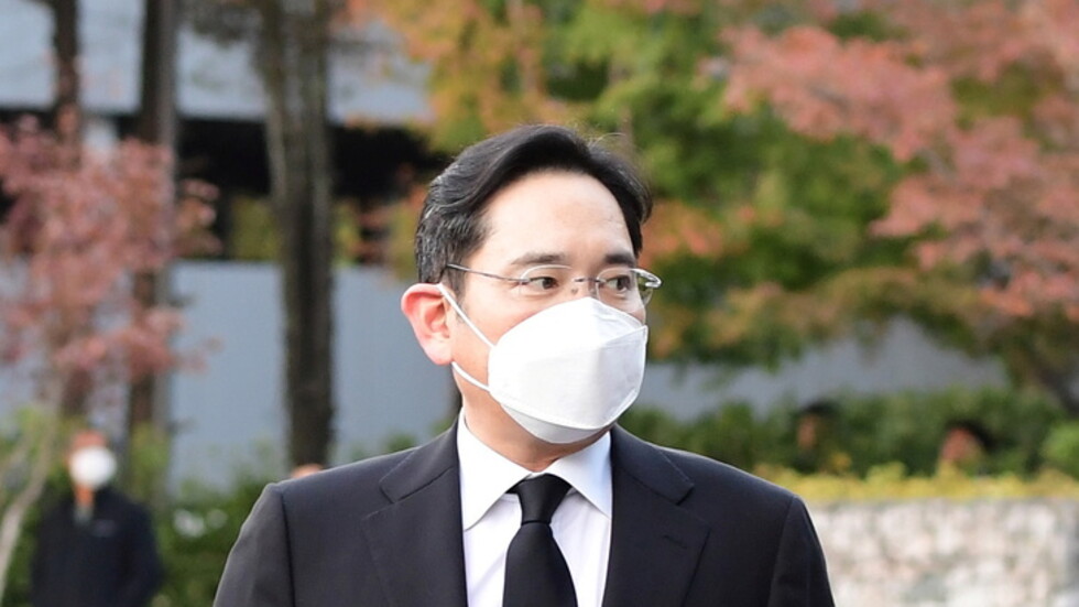 وريث "سامسونغ" يواجه 3 معضلات بعد وفاة والده