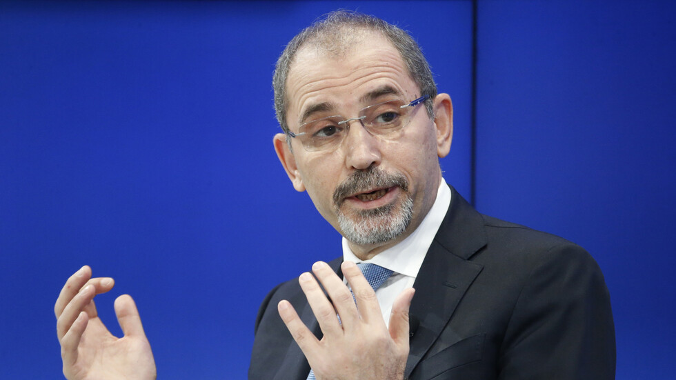 بحضور وفد روسي رفيع المستوى.. الأردن يدعو لحل سياسي في سوريا