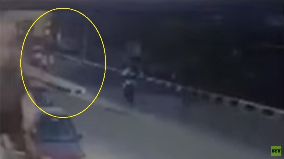 مصر.. انقلاب حافلة مدرسية بمدينة نصر (فيديو)