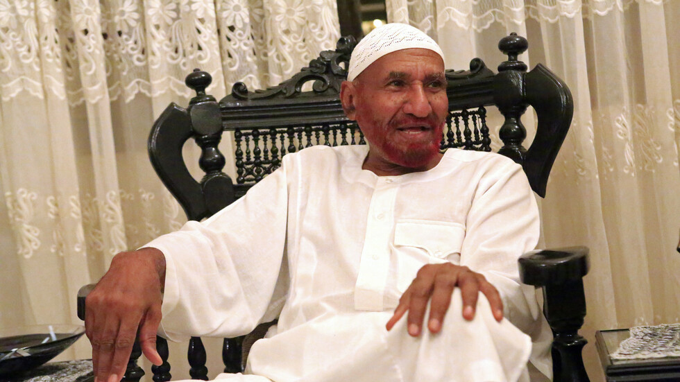 السودان.. إصابة الصادق المهدي بفيروس كورونا