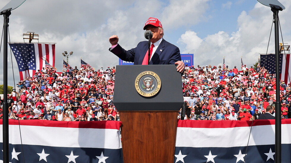 ترامب: لست سياسيا