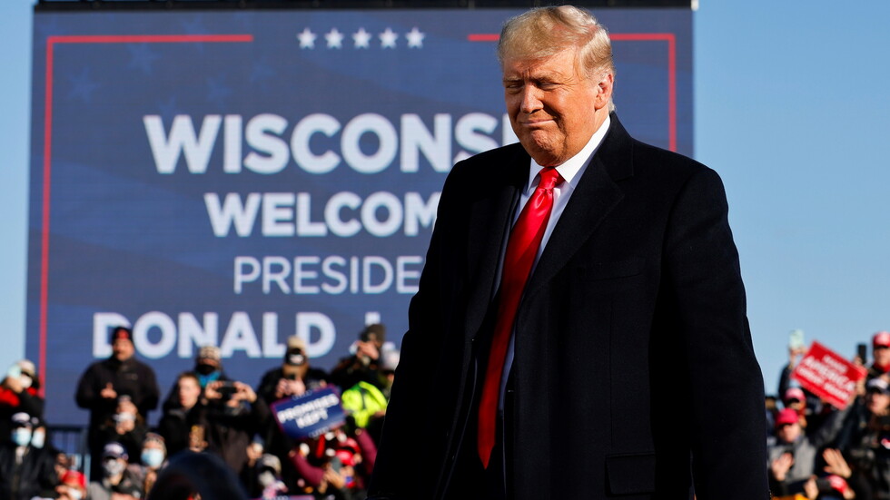 ترامب يرسم صورة قاتمة لمستقبل أمريكا في حال فاز بايدن